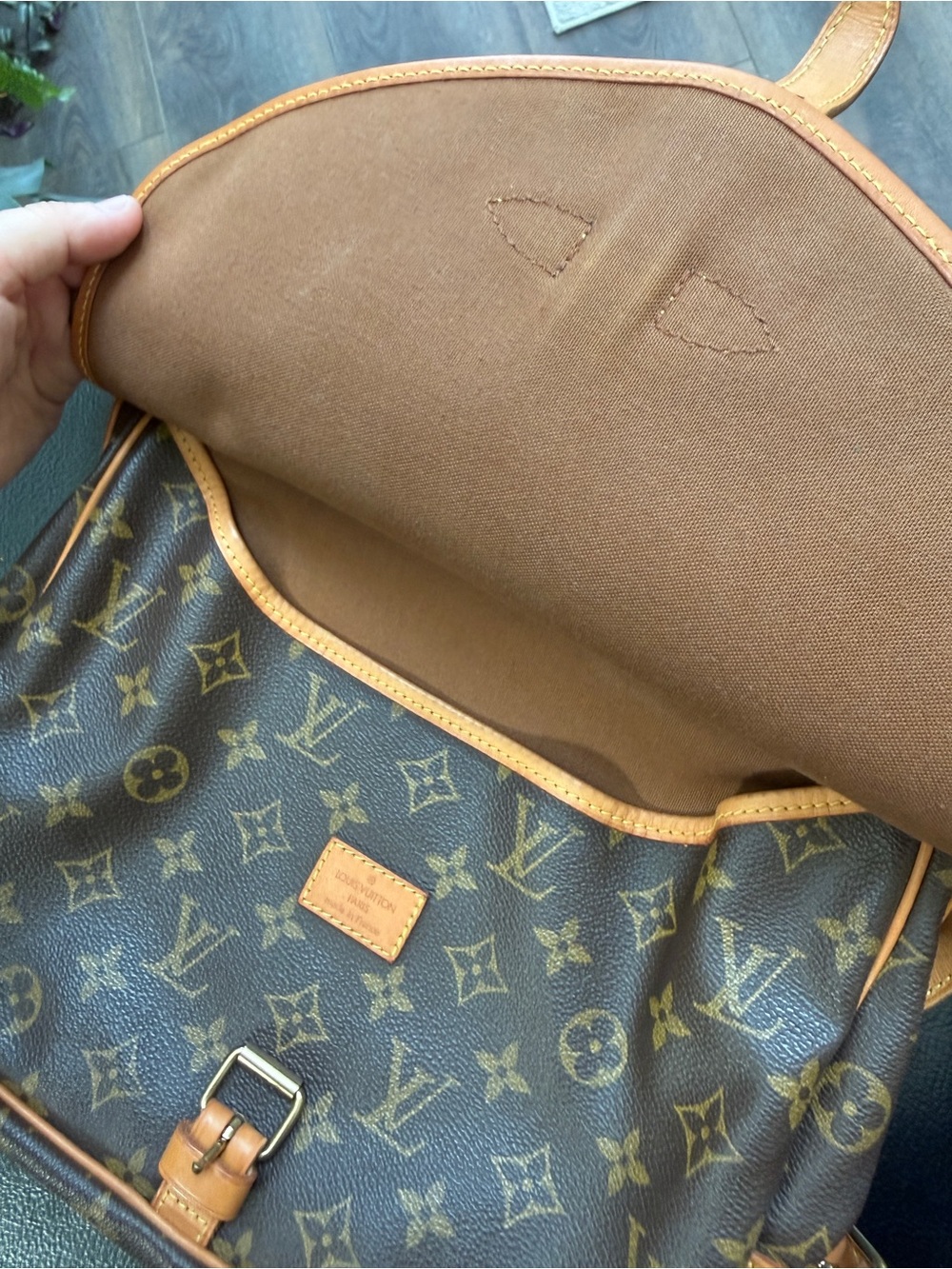 Louis Vuitton Monogram Canvas Messenger Bag with Tan Trim - Picture 13 of 14